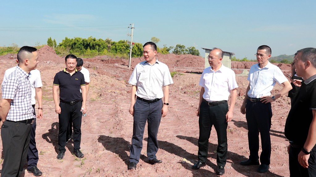 9月6日下午，米亮书记率队调研重点项目建设，老旧小区改造、自建房安全等工作 (2).jpg